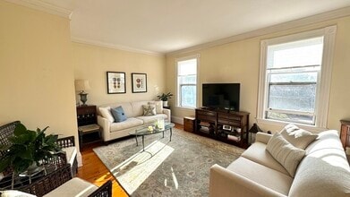 36 Pond St in Marblehead, MA - Building Photo - Building Photo