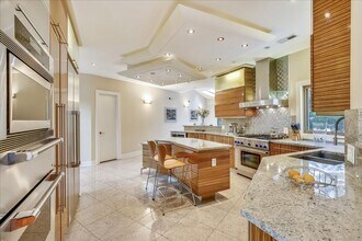 6600 80th Pl in Cabin John, MD - Building Photo - Building Photo