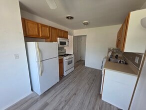 24975 Mayfair St in Flat Rock, MI - Building Photo - Building Photo