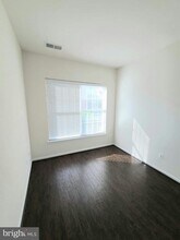 42625 Homefront Terrace in South Riding, VA - Building Photo - Building Photo