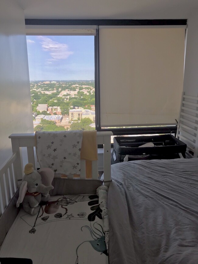5445 N Sheridan Rd, Unit 2809 in Chicago, IL - Building Photo - Building Photo