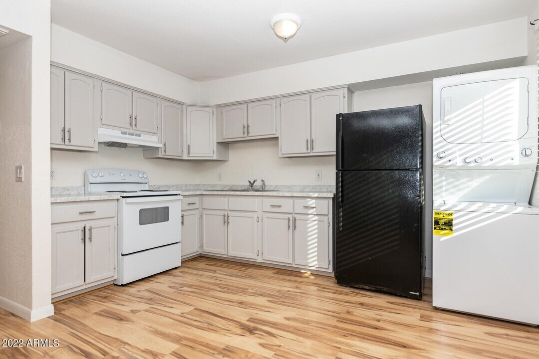 2254 W Southern Ave in Phoenix, AZ - Building Photo