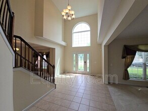 7823 Spring Garden Ct in West Chester Township, OH - Building Photo - Building Photo
