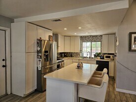 40266 Ronar St in Palmdale, CA - Building Photo
