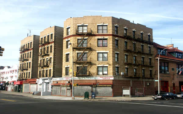 899 E 169th St in Bronx, NY - Building Photo