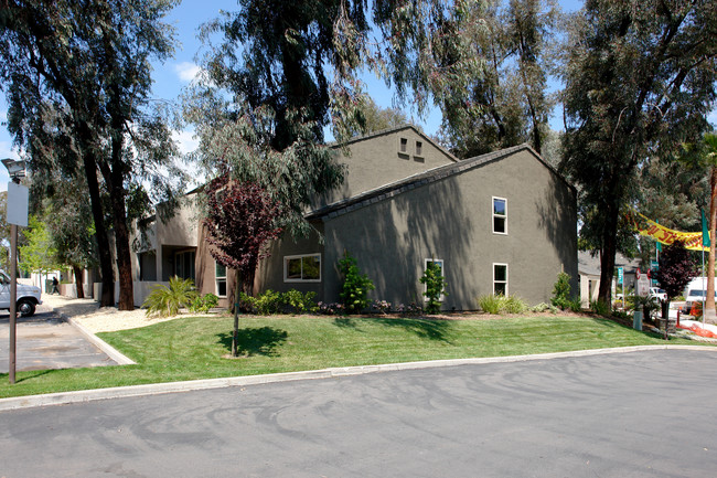 Summerset Villas in Escondido, CA - Foto de edificio - Building Photo