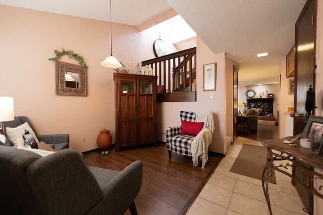 property at 5200 Villa View Dr