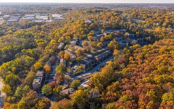 Kirkwood Bluffs in St. Louis, MO - Foto de edificio - Building Photo