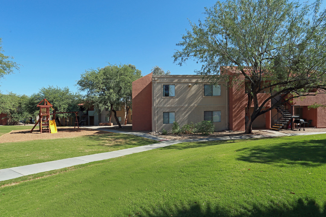 Mission Sierra II in Tucson, AZ - Building Photo