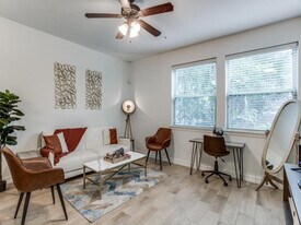 501 W 30th St in Austin, TX - Building Photo