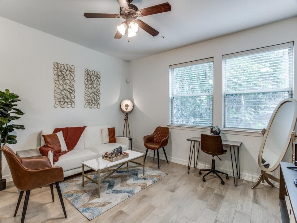 501 W 30th St in Austin, TX - Building Photo