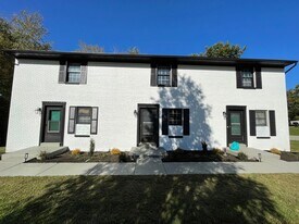 17 19/21-21 Seminole Dr in Shelbyville, KY - Building Photo