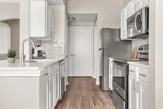 Elan in Austin, TX - Foto de edificio - Building Photo