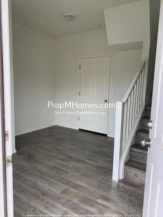 162 NE American Dr in McMinnville, OR - Foto de edificio - Building Photo