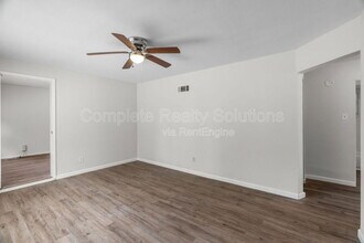 9724 Dennis Dr in St. Louis, MO - Building Photo - Building Photo