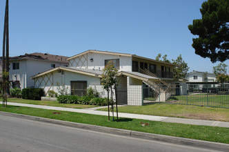 Walnut St in Anaheim, CA - Foto de edificio - Building Photo