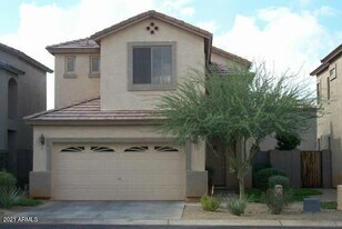 16906 S Cedarwood Ln in Phoenix, AZ - Building Photo