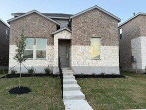 17704 Sage Thrasher Dr in Pflugerville, TX - Foto de edificio - Building Photo