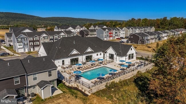 2950 Ashwood Ln, Unit 301 in Susquehanna Township, PA - Building Photo - Building Photo