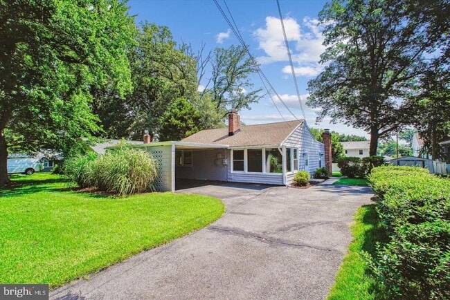 3135 Manor Rd