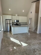 166 Big Horn Dr in Bridgeport, TX - Foto de edificio - Building Photo