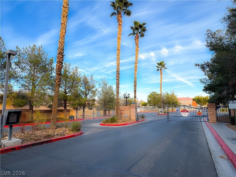 5218 Rock Cabin Ct in North Las Vegas, NV - Building Photo