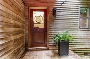 130 E Longview St in Chapel Hill, NC - Building Photo