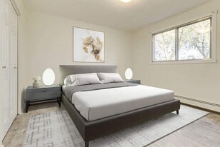 Evergreen Apartments in Camrose, AB - Building Photo