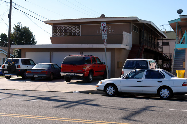 4302 Lennox Blvd in Inglewood, CA - Building Photo - Building Photo