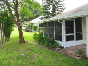 1962 Golden Palm Cir in Tavares, FL - Building Photo - Building Photo