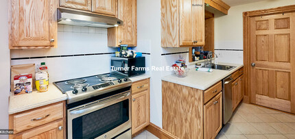 16A S Russell St, Unit A in Boston, MA - Foto de edificio - Building Photo