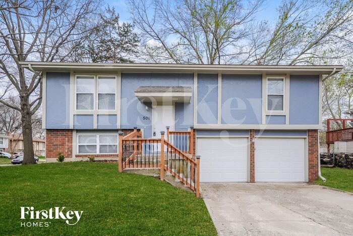 501 W Catalpa St in Olathe, KS - Building Photo