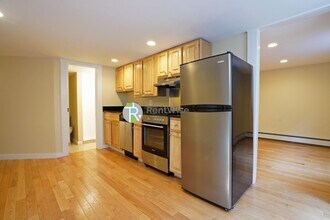 232 Cambridge St, Unit 7 in Boston, MA - Building Photo - Building Photo
