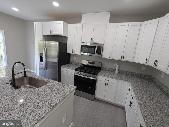 17415 Denali Pl in Dumfries, VA - Building Photo - Building Photo