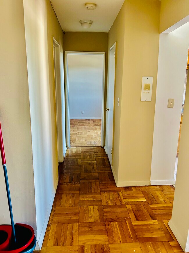 72 Croton Ave, Unit 1C in Ossining, NY - Building Photo - Building Photo