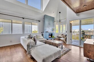 24 E Westwind St in Marina Del Rey, CA - Building Photo - Building Photo