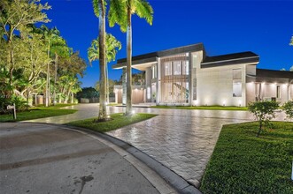 3560 Paddock Rd in Weston, FL - Building Photo - Building Photo