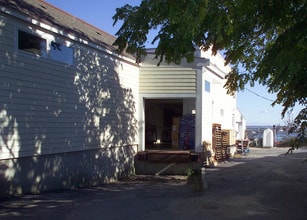 337 Commercial St in Provincetown, MA - Building Photo - Building Photo