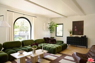 236 S Reeves Dr in Beverly Hills, CA - Building Photo - Building Photo