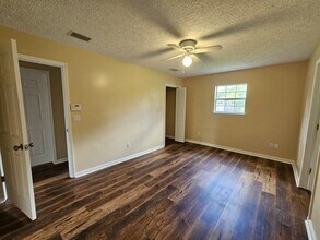 906 Virginia Ave in Lynn Haven, FL - Building Photo - Building Photo