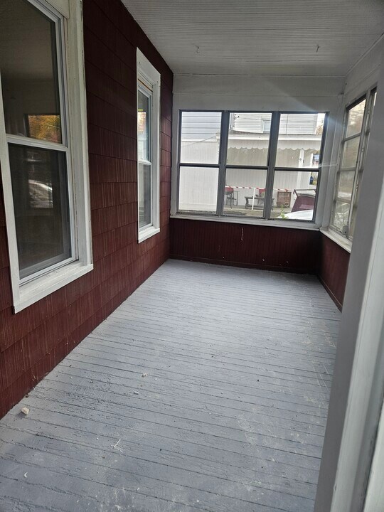 6 Park St, Unit United 2 in Ellenville, NY - Building Photo