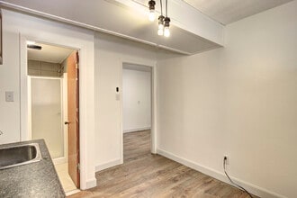 5651 Boul Henri-Bourassa E in Montréal, QC - Building Photo - Building Photo