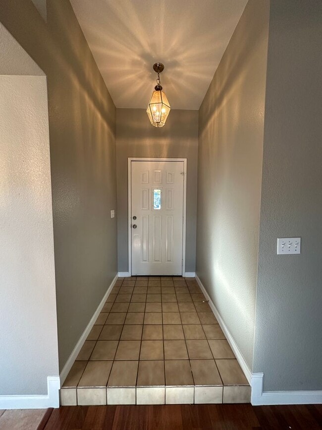 1218 Snow Ridge Ct in Modesto, CA - Building Photo - Building Photo