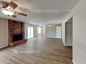 9023 W Harmont Dr, Unit 3 in Peoria, AZ - Building Photo - Building Photo