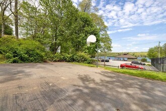 76 Ridgewood Rd in East Haddam, CT - Building Photo - Building Photo