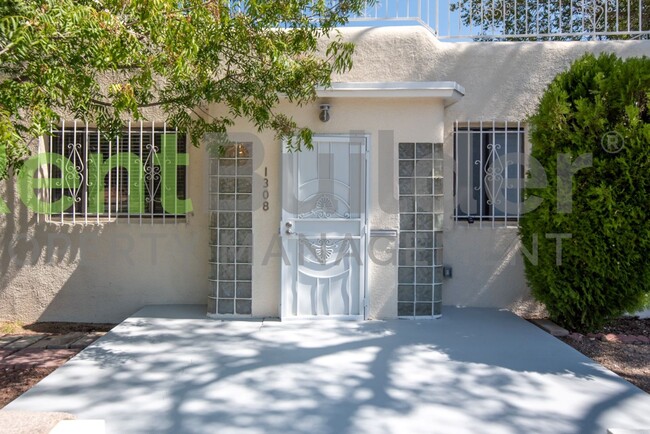 property at 1308 Ridgecrest Dr SE