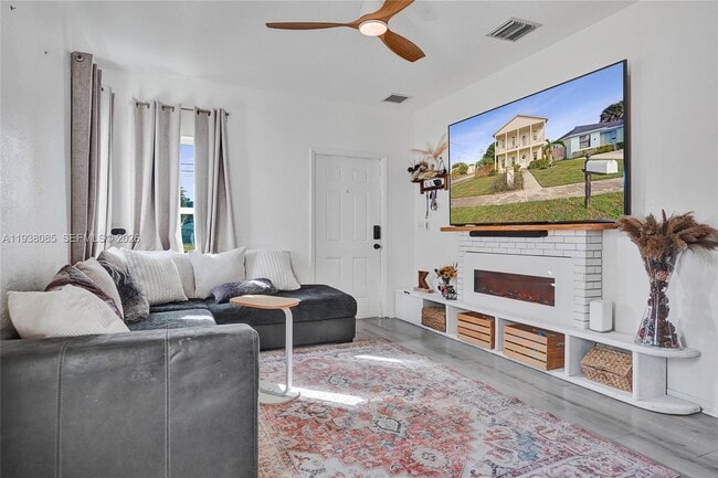 property at 1129 10th St