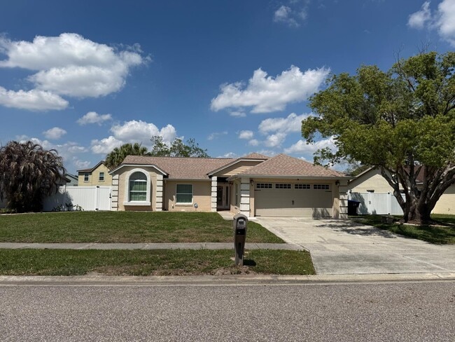 property at 2139 Fairmont Cir