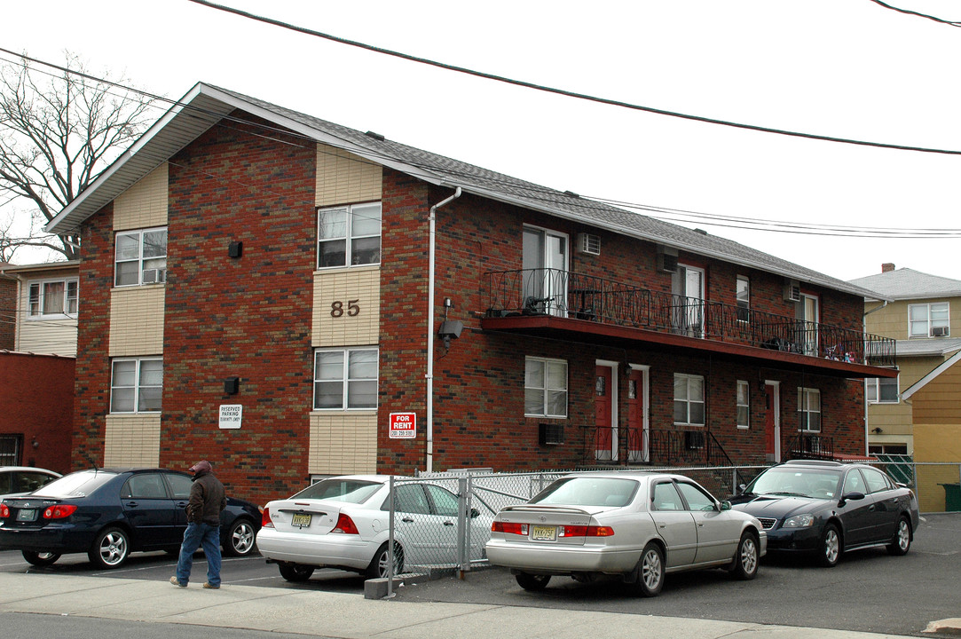 85 Anderson Ave in Fairview, NJ - Building Photo