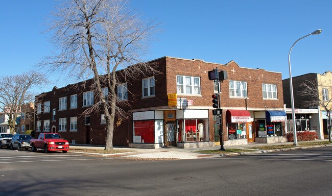 6160 W Grand Ave in Chicago, IL - Building Photo - Building Photo
